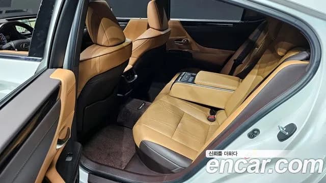 2019 Lexus ES300h 7th Gen Luxury Sold VIN JTHB21B10K2009110 – engine bay 2019 Lexus ES300h 7th Gen Luxury Sold VIN JTHB21B10K2009110 – engine bay