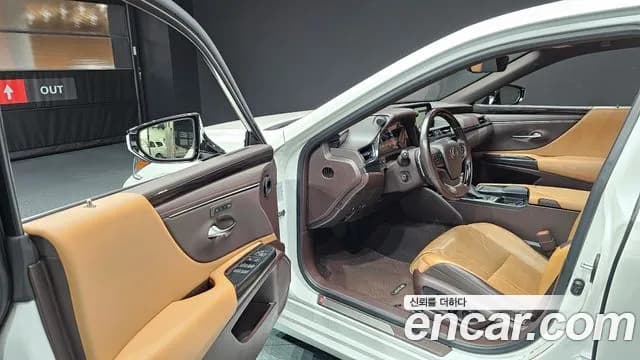 2019 Lexus ES300h 7th Gen Luxury Sold VIN JTHB21B10K2009110 – photo 15 2019 Lexus ES300h 7th Gen Luxury Sold VIN JTHB21B10K2009110 – photo 15