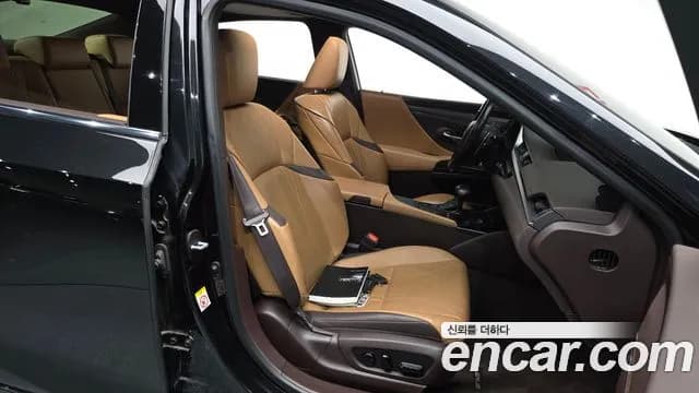 2019 Lexus ES300h 7th Gen Luxury Plus Sold VIN JTHB21B10K2015506 – photo 19 2019 Lexus ES300h 7th Gen Luxury Plus Sold VIN JTHB21B10K2015506 – photo 19