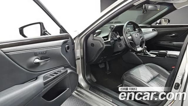 2019 Lexus ES300h 7th Gen Luxury Sold VIN JTHB21B10K2019653 – undercarriage 2019 Lexus ES300h 7th Gen Luxury Sold VIN JTHB21B10K2019653 – undercarriage