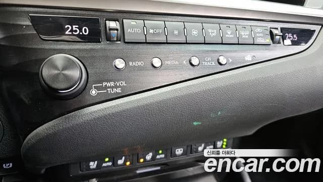 2019 Lexus ES300h 7th Gen Luxury Sold VIN JTHB21B10K2019653 – photo 17 2019 Lexus ES300h 7th Gen Luxury Sold VIN JTHB21B10K2019653 – photo 17
