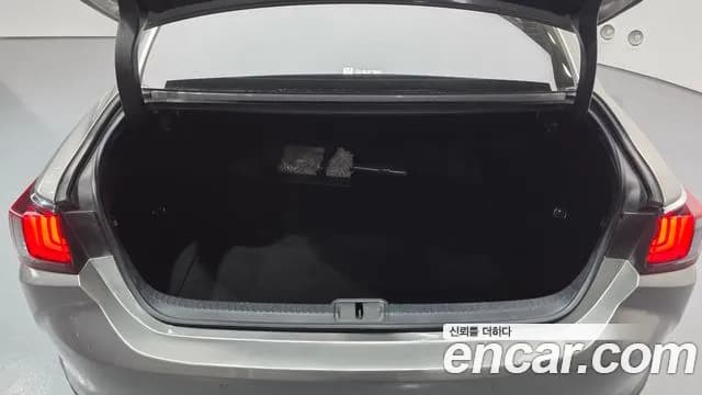 2019 Lexus ES300h 7th Gen Luxury Sold VIN JTHB21B11K2008970 – exterior detail 2019 Lexus ES300h 7th Gen Luxury Sold VIN JTHB21B11K2008970 – exterior detail