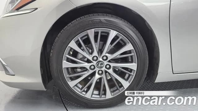 2019 Lexus ES300h 7th Gen Luxury Sold VIN JTHB21B11K2008970 – odometer reading 2019 Lexus ES300h 7th Gen Luxury Sold VIN JTHB21B11K2008970 – odometer reading