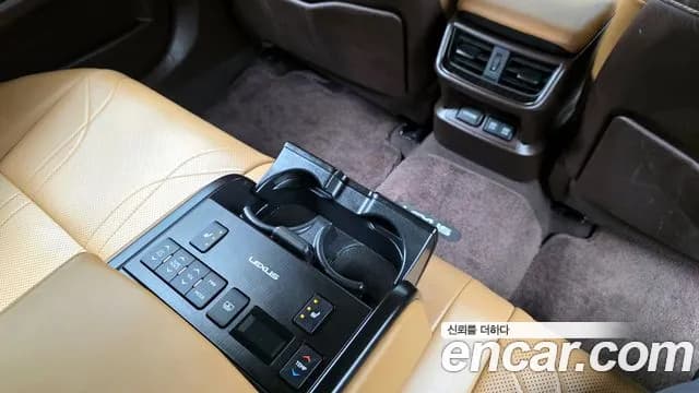 2019 Lexus ES300h 7th Gen Luxury Plus Sold VIN JTHB21B11K2009424 – exterior detail 2019 Lexus ES300h 7th Gen Luxury Plus Sold VIN JTHB21B11K2009424 – exterior detail
