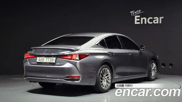 2019 Lexus ES300h 7th Gen Executive Sold VIN JTHB21B11K2050913 – photo 12 2019 Lexus ES300h 7th Gen Executive Sold VIN JTHB21B11K2050913 – photo 12
