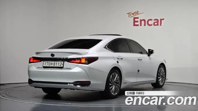 2020 Lexus ES300h 7th Gen Luxury Plus Sold VIN JTHB21B12L2109677 – photo 15 2020 Lexus ES300h 7th Gen Luxury Plus Sold VIN JTHB21B12L2109677 – photo 15