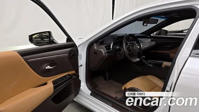 2020 Lexus ES300h 7th Gen Luxury Plus Sold VIN JTHB21B12L2109677 – photo 16 2020 Lexus ES300h 7th Gen Luxury Plus Sold VIN JTHB21B12L2109677 – photo 16