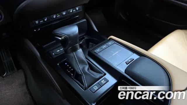 2020 Lexus ES300h 7th Gen Luxury Plus Sold VIN JTHB21B12L2109677 – photo 26 2020 Lexus ES300h 7th Gen Luxury Plus Sold VIN JTHB21B12L2109677 – photo 26