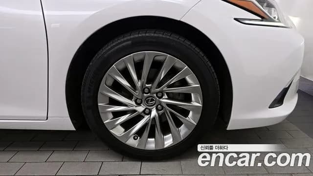 2020 Lexus ES300h 7th Gen Luxury Plus Sold VIN JTHB21B12L2109677 – photo 29 2020 Lexus ES300h 7th Gen Luxury Plus Sold VIN JTHB21B12L2109677 – photo 29