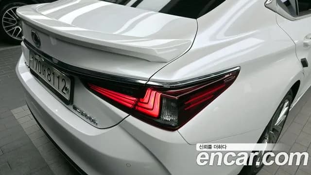 2020 Lexus ES300h 7th Gen Luxury Plus Sold VIN JTHB21B12L2109677 – photo 30 2020 Lexus ES300h 7th Gen Luxury Plus Sold VIN JTHB21B12L2109677 – photo 30