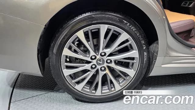 2019 Lexus ES300h 7th Gen Luxury Sold VIN JTHB21B16K2016370 – engine bay 2019 Lexus ES300h 7th Gen Luxury Sold VIN JTHB21B16K2016370 – engine bay