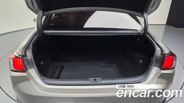 2019 Lexus ES300h 7th Gen Luxury Sold VIN JTHB21B16K2016370 – photo 18 2019 Lexus ES300h 7th Gen Luxury Sold VIN JTHB21B16K2016370 – photo 18