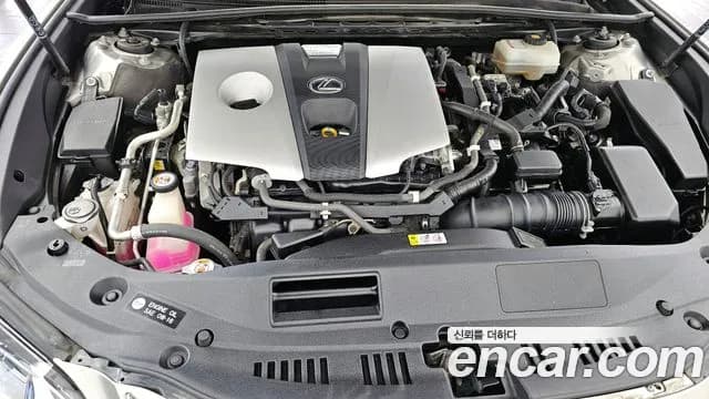 2019 Lexus ES300h 7th Gen Luxury Sold VIN JTHB21B17K2030939 – trunk area 2019 Lexus ES300h 7th Gen Luxury Sold VIN JTHB21B17K2030939 – trunk area