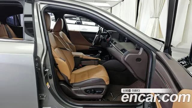 2019 Lexus ES300h 7th Gen Luxury Sold VIN JTHB21B17K2030939 – photo 12 2019 Lexus ES300h 7th Gen Luxury Sold VIN JTHB21B17K2030939 – photo 12