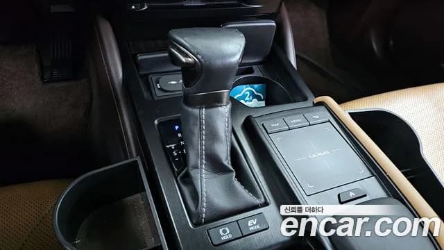 2019 Lexus ES300h 7th Gen Luxury Sold VIN JTHB21B17K2030939 – photo 14 2019 Lexus ES300h 7th Gen Luxury Sold VIN JTHB21B17K2030939 – photo 14