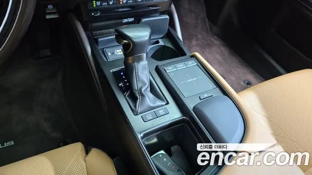 2020 Lexus ES300h 7th Gen Executive Sold VIN JTHB21B18L2108517 – side profile 2020 Lexus ES300h 7th Gen Executive Sold VIN JTHB21B18L2108517 – side profile