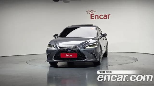 2020 Lexus ES300h 7th Gen Luxury Plus Sold VIN JTHB21B1XL2108793 – front exterior 2020 Lexus ES300h 7th Gen Luxury Plus Sold VIN JTHB21B1XL2108793 – front exterior