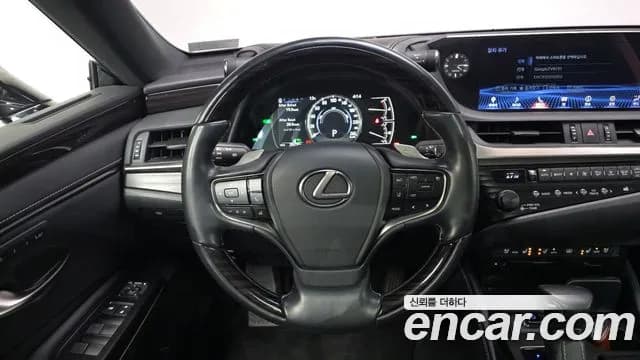 2020 Lexus ES300h 7th Gen Luxury Plus Sold VIN JTHB21B1XL2108793 – trunk area 2020 Lexus ES300h 7th Gen Luxury Plus Sold VIN JTHB21B1XL2108793 – trunk area