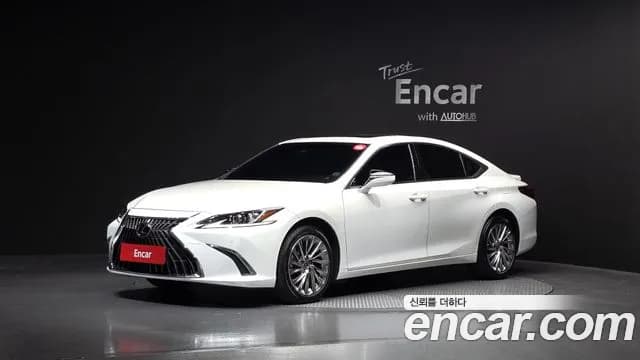2025 Lexus ES300h 7th Gen Luxury Plus Sold VIN JTHBA1C13S2024489 – rear exterior 2025 Lexus ES300h 7th Gen Luxury Plus Sold VIN JTHBA1C13S2024489 – rear exterior
