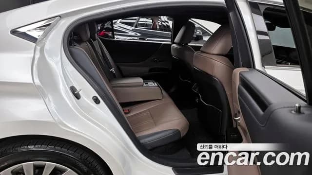2023 Lexus ES300h 7th Gen Luxury Plus Sold VIN JTHBA1C17P2015799 – photo 19 2023 Lexus ES300h 7th Gen Luxury Plus Sold VIN JTHBA1C17P2015799 – photo 19
