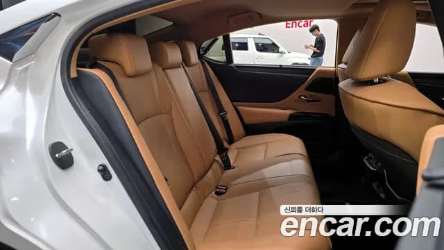 2025 Lexus ES300h 7th Gen Executive Sold VIN JTHBA1C17S2026410 – interior seats 2025 Lexus ES300h 7th Gen Executive Sold VIN JTHBA1C17S2026410 – interior seats