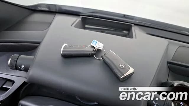 2025 Lexus ES300h 7th Gen Executive Sold VIN JTHBA1C17S2026410 – trunk area 2025 Lexus ES300h 7th Gen Executive Sold VIN JTHBA1C17S2026410 – trunk area