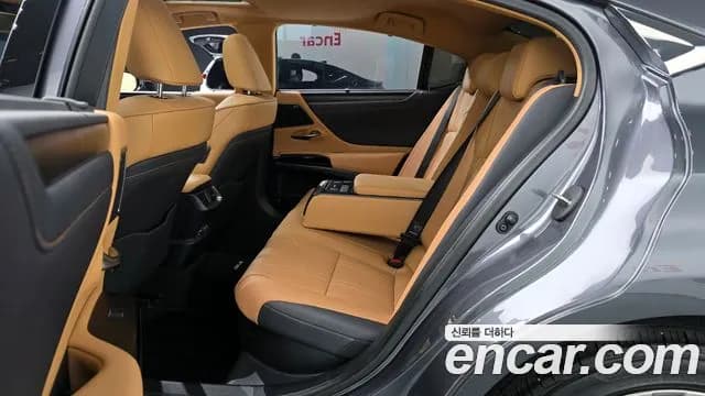 2023 Lexus ES300h 7th Gen Executive Sold VIN JTHBA1C18P2016914 – rear exterior 2023 Lexus ES300h 7th Gen Executive Sold VIN JTHBA1C18P2016914 – rear exterior