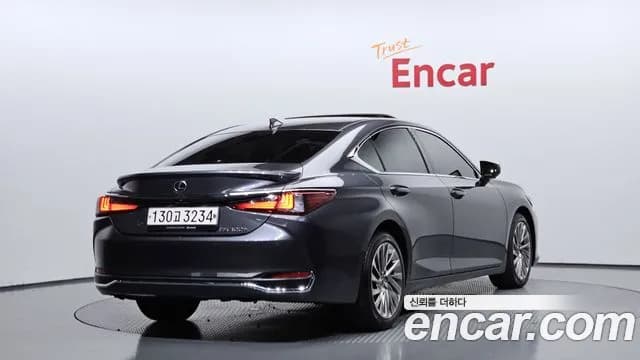 2023 Lexus ES300h 7th Gen Executive Sold VIN JTHBA1C18P2016914 – undercarriage 2023 Lexus ES300h 7th Gen Executive Sold VIN JTHBA1C18P2016914 – undercarriage
