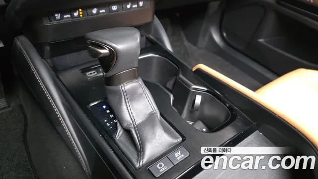 2023 Lexus ES300h 7th Gen Luxury Plus Sold VIN JTHBA1C19P2015075 – interior seats 2023 Lexus ES300h 7th Gen Luxury Plus Sold VIN JTHBA1C19P2015075 – interior seats