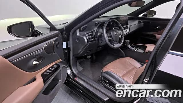 2023 Lexus ES300h 7th Gen Executive Sold VIN JTHBA1C19P2017800 – exterior detail 2023 Lexus ES300h 7th Gen Executive Sold VIN JTHBA1C19P2017800 – exterior detail