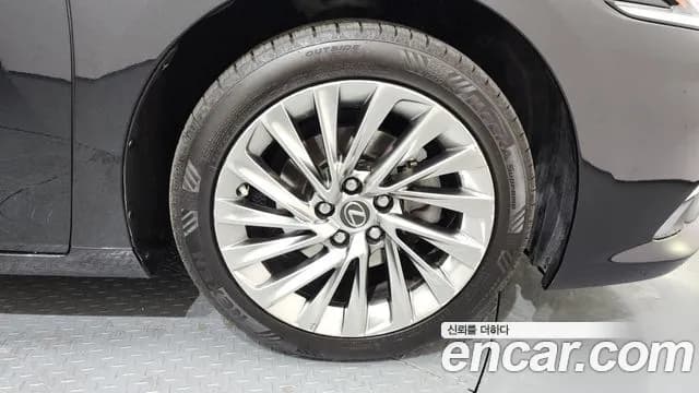 2022 Lexus ES300h 7th Gen Luxury Plus Sold VIN JTHBA1C1XN2009749 – interior seats 2022 Lexus ES300h 7th Gen Luxury Plus Sold VIN JTHBA1C1XN2009749 – interior seats