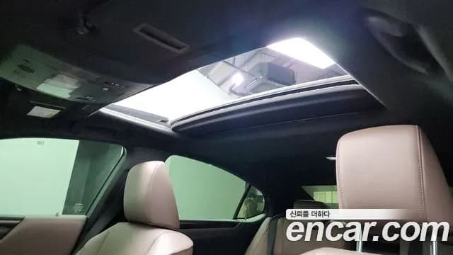 2022 Lexus ES300h 7th Gen Luxury Plus Sold VIN JTHBA1C1XN2009749 – exterior detail 2022 Lexus ES300h 7th Gen Luxury Plus Sold VIN JTHBA1C1XN2009749 – exterior detail