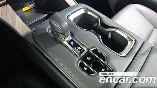 2025 Lexus LM 2nd Gen 500h Executive Sold VIN JTHBAAADXS5005269 – undercarriage 2025 Lexus LM 2nd Gen 500h Executive Sold VIN JTHBAAADXS5005269 – undercarriage