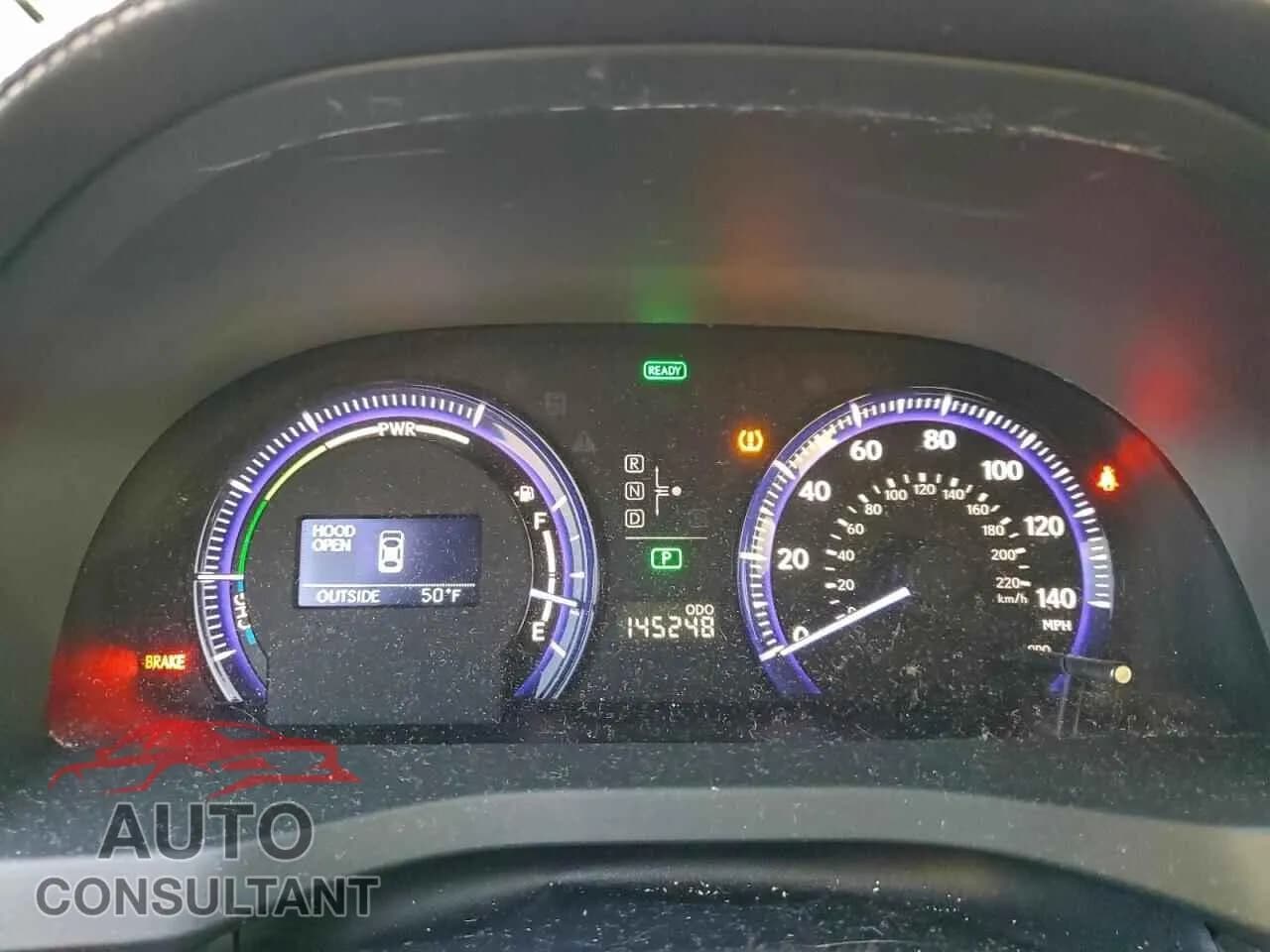 2010 LEXUS HS Damaged VIN JTHBB1BA4A2008878 – trunk area 2010 LEXUS HS Damaged VIN JTHBB1BA4A2008878 – trunk area