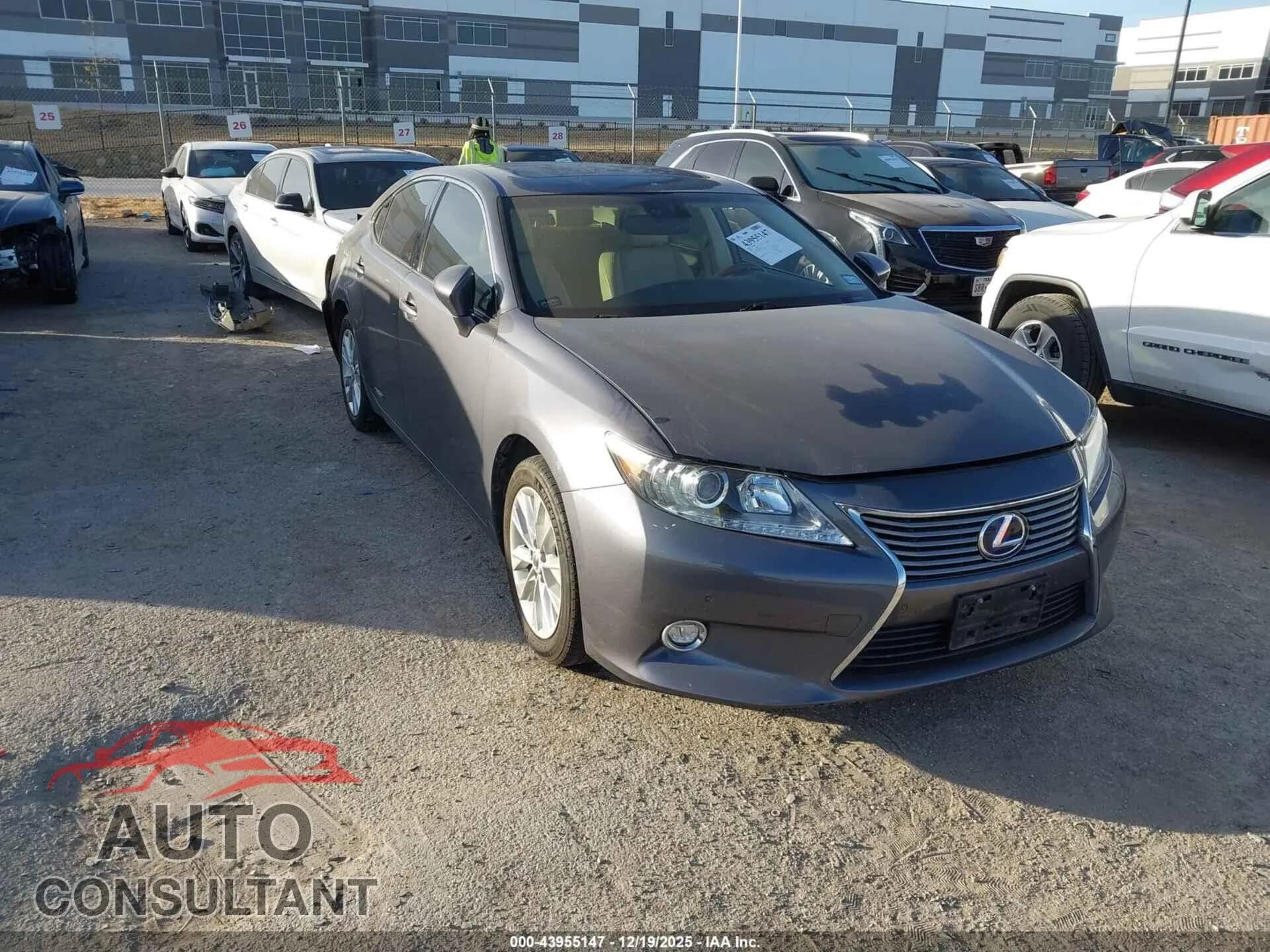 2014 LEXUS ES 300H Damaged VIN JTHBW1GG7E2043762 – front exterior 2014 LEXUS ES 300H Damaged VIN JTHBW1GG7E2043762 – front exterior