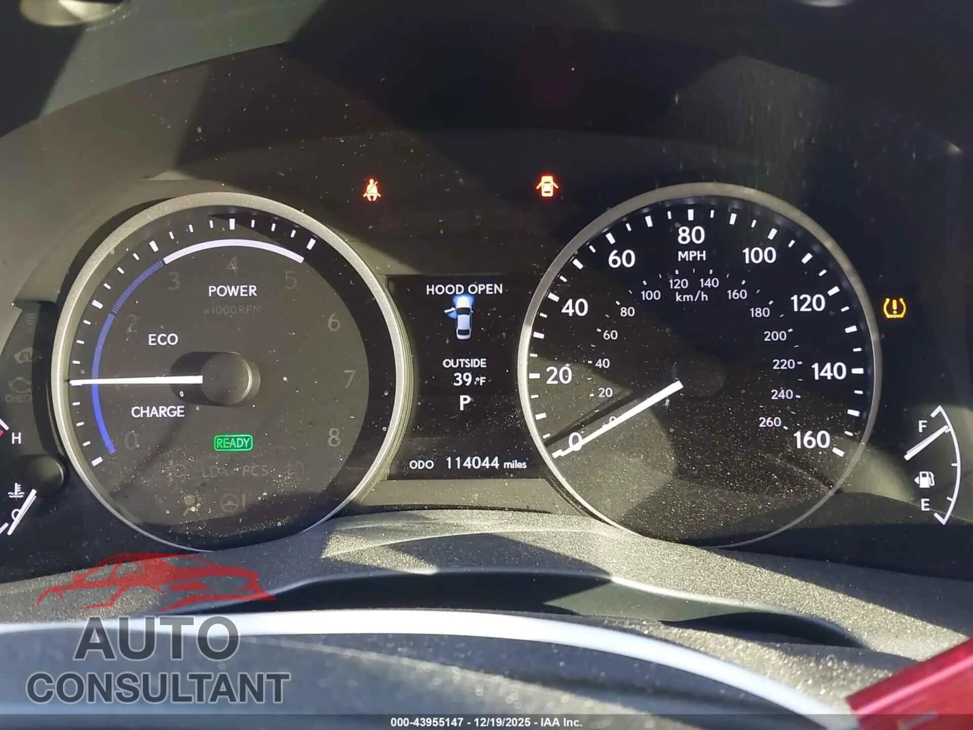 2014 LEXUS ES 300H Damaged VIN JTHBW1GG7E2043762 – exterior detail 2014 LEXUS ES 300H Damaged VIN JTHBW1GG7E2043762 – exterior detail