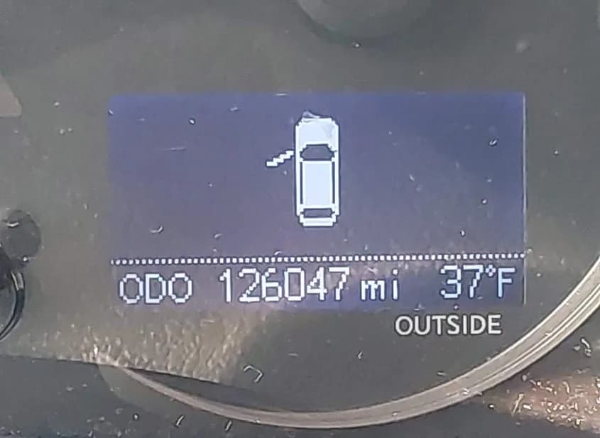 2015 LEXUS CT Used VIN JTHKD5BH1F2221132 – trunk area 2015 LEXUS CT Used VIN JTHKD5BH1F2221132 – trunk area