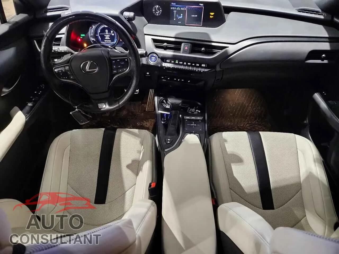 2021 LEXUS UX 250H Damaged VIN JTHR9JBH4M2047806 – undercarriage 2021 LEXUS UX 250H Damaged VIN JTHR9JBH4M2047806 – undercarriage