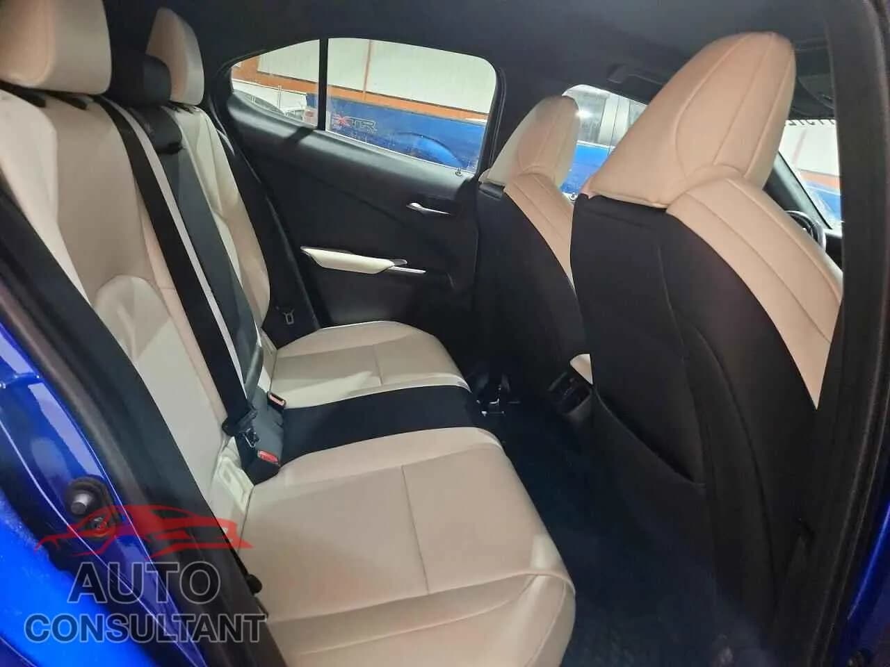 2021 LEXUS UX 250H Damaged VIN JTHR9JBH4M2047806 – odometer reading 2021 LEXUS UX 250H Damaged VIN JTHR9JBH4M2047806 – odometer reading