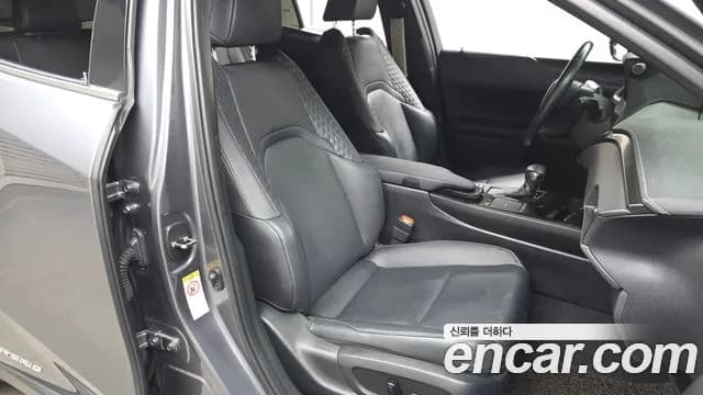 2019 Lexus UX250h 2.0 2WD Sold VIN JTHY6JBH5K2003055 – interior seats 2019 Lexus UX250h 2.0 2WD Sold VIN JTHY6JBH5K2003055 – interior seats