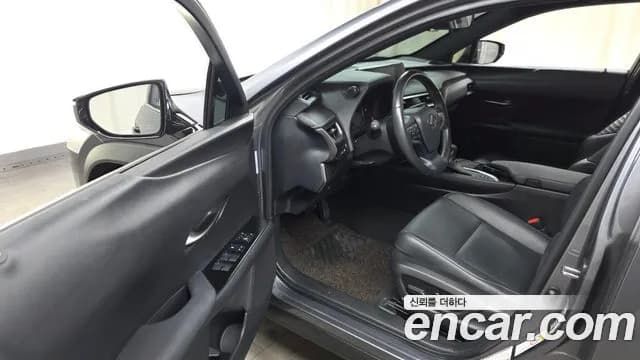 2019 Lexus UX250h 2.0 2WD Sold VIN JTHY6JBH5K2003055 – photo 14 2019 Lexus UX250h 2.0 2WD Sold VIN JTHY6JBH5K2003055 – photo 14