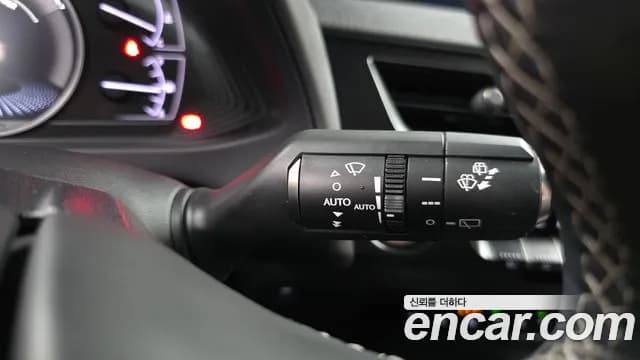 2019 Lexus UX250h 2.0 2WD Sold VIN JTHY6JBH5K2003055 – photo 15 2019 Lexus UX250h 2.0 2WD Sold VIN JTHY6JBH5K2003055 – photo 15