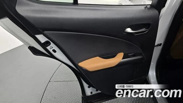 2025 Lexus UX300h 2.0 2WD Sold VIN JTHYBJAHJDJDBDBDJ – photo 19 2025 Lexus UX300h 2.0 2WD Sold VIN JTHYBJAHJDJDBDBDJ – photo 19