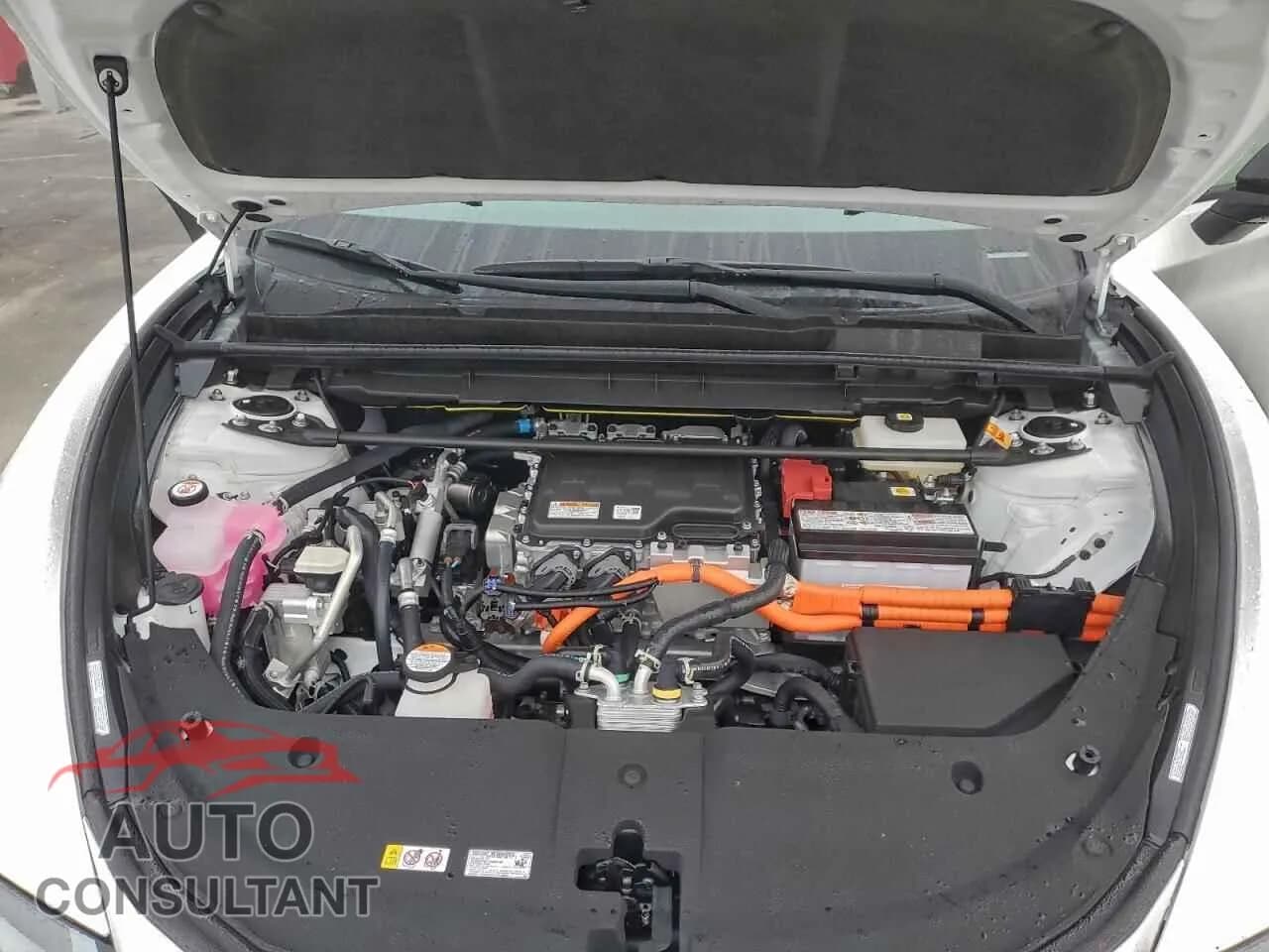 2025 LEXUS RZ 300E Damaged VIN JTJABABBXSA012413 – photo 11 2025 LEXUS RZ 300E Damaged VIN JTJABABBXSA012413 – photo 11