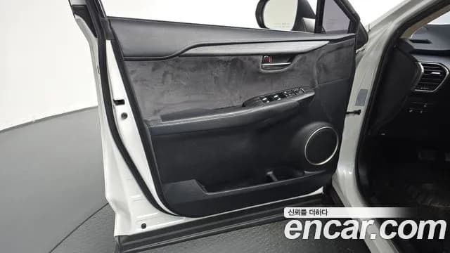 2018 Lexus NX300 Supreme Sold VIN JTJBARBZ6J2149697 – exterior detail 2018 Lexus NX300 Supreme Sold VIN JTJBARBZ6J2149697 – exterior detail