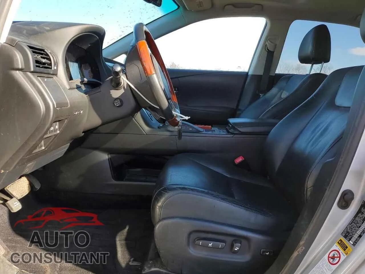 2010 LEXUS RX450 Damaged VIN JTJBC1BA5A2410050 – exterior detail 2010 LEXUS RX450 Damaged VIN JTJBC1BA5A2410050 – exterior detail