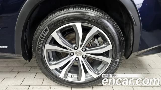 2017 Lexus RX450h 4th Gen Executive Sold VIN JTJBGMCA6H2032514 – exterior detail 2017 Lexus RX450h 4th Gen Executive Sold VIN JTJBGMCA6H2032514 – exterior detail