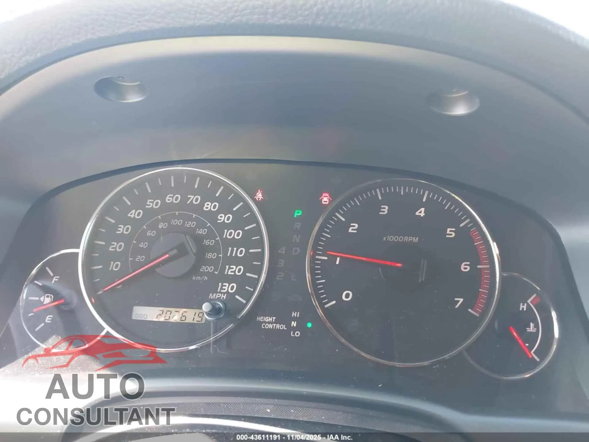 2004 LEXUS GX 470 Damaged VIN JTJBT20X140060624 – exterior detail 2004 LEXUS GX 470 Damaged VIN JTJBT20X140060624 – exterior detail