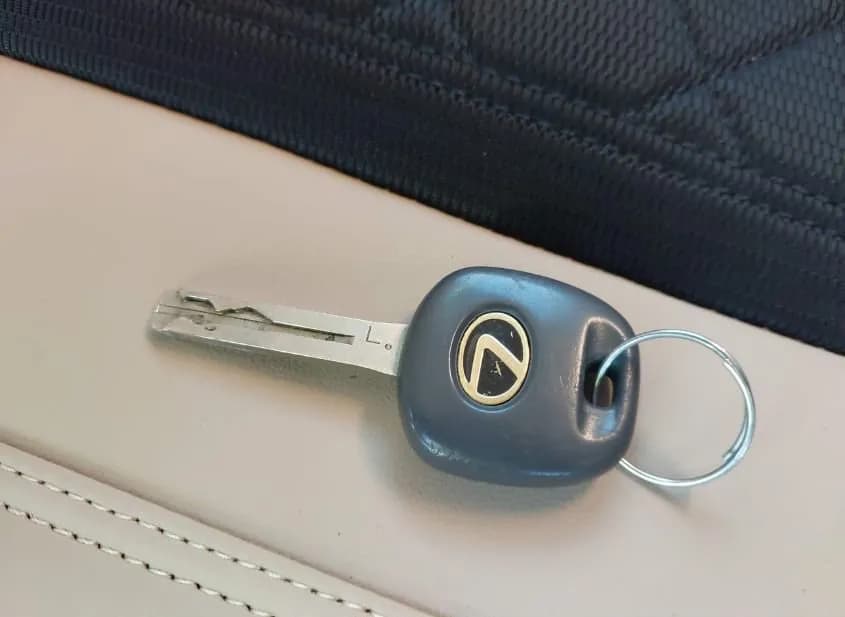 2008 LEXUS RX Used VIN JTJGW31U782006357 – trunk area 2008 LEXUS RX Used VIN JTJGW31U782006357 – trunk area