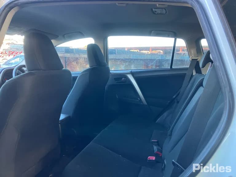 2013 Toyota RAV4 Used VIN JTMBAREV00D035841 – undercarriage 2013 Toyota RAV4 Used VIN JTMBAREV00D035841 – undercarriage